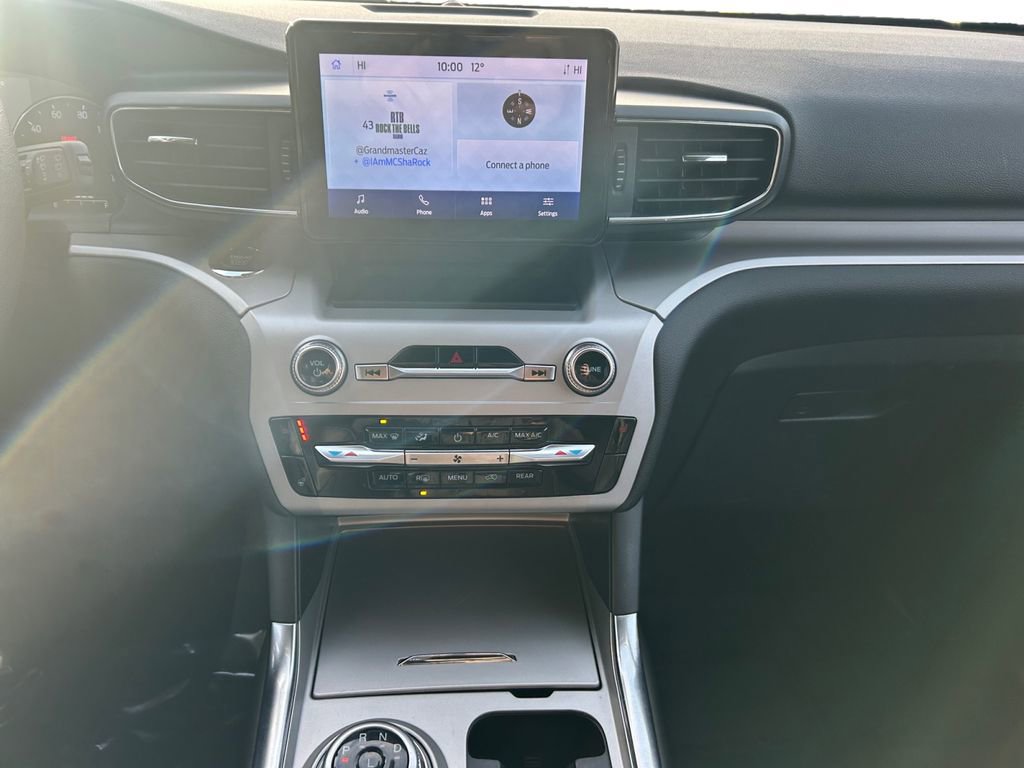 Used 2024 Ford Explorer XLT w/ Equipment Group 202A image 12