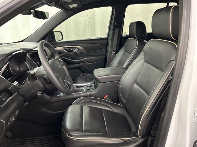 Used 2022 Chevrolet Traverse Premier w/ Redline Edition AWD/4WD image 6