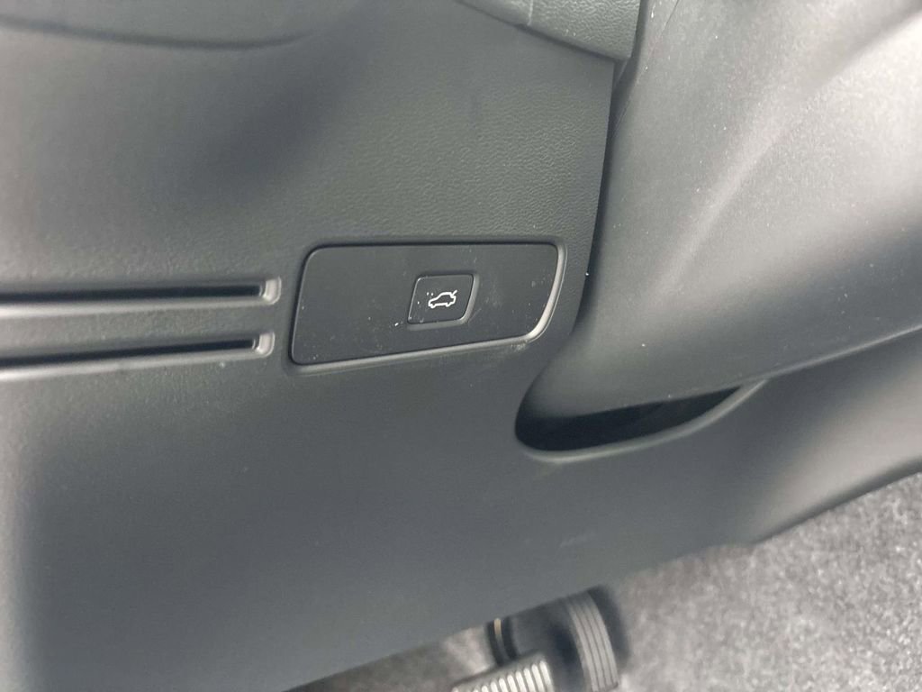 New 2026 Volvo XC40 B5 Plus w/ Protection Package Premier image 14