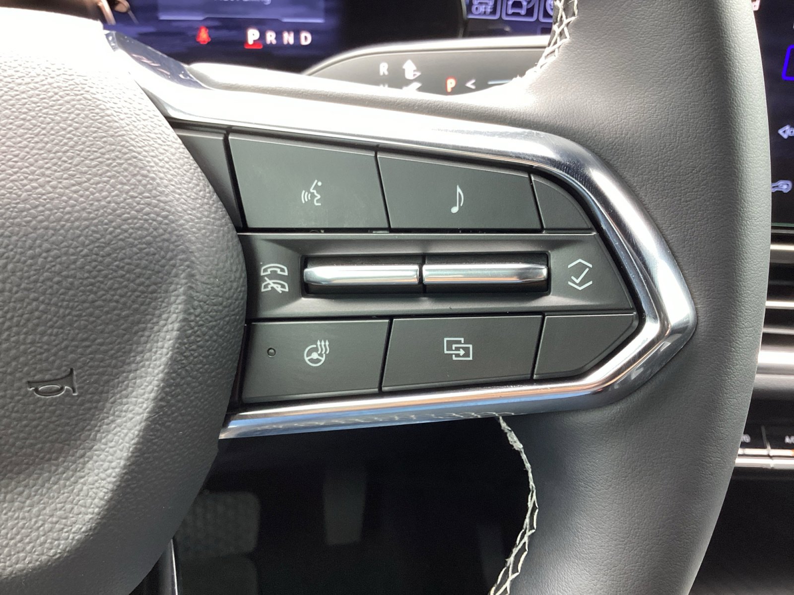 Used 2026 Chevrolet Equinox EV LT w/ Comfort Package FWD image 33