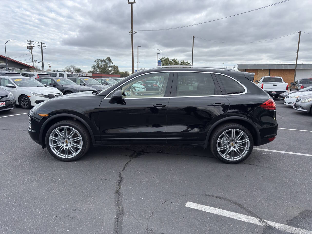 Used 2014 Porsche Cayenne S AWD/4WD image 6
