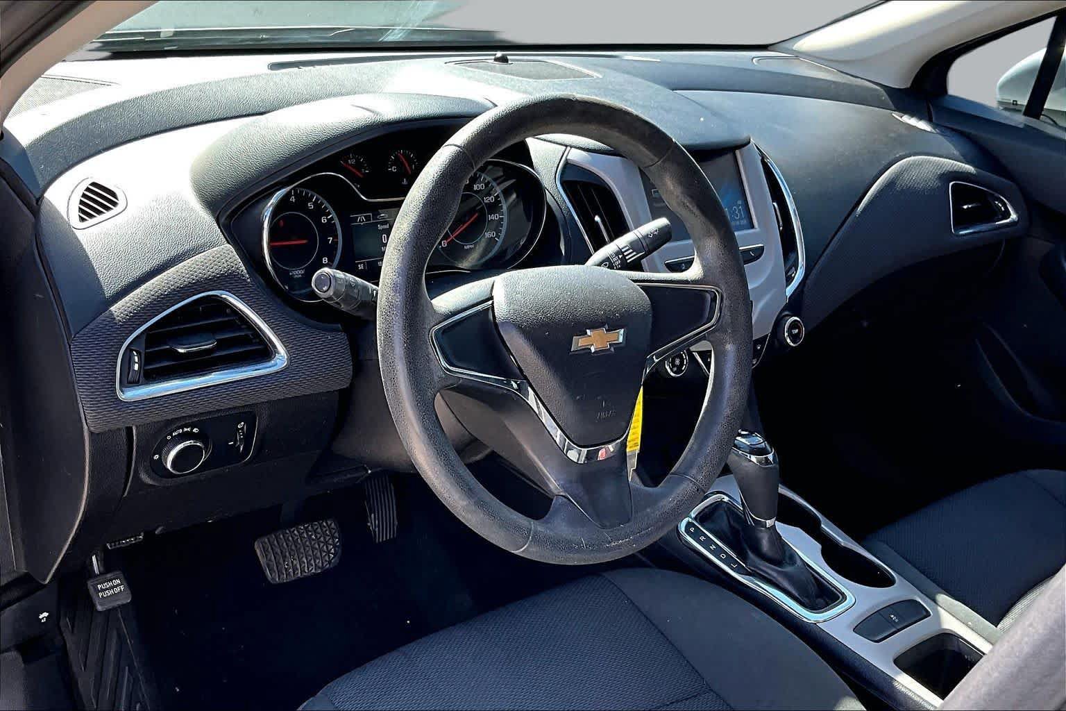Used 2017 Chevrolet Cruze LS FWD image 15