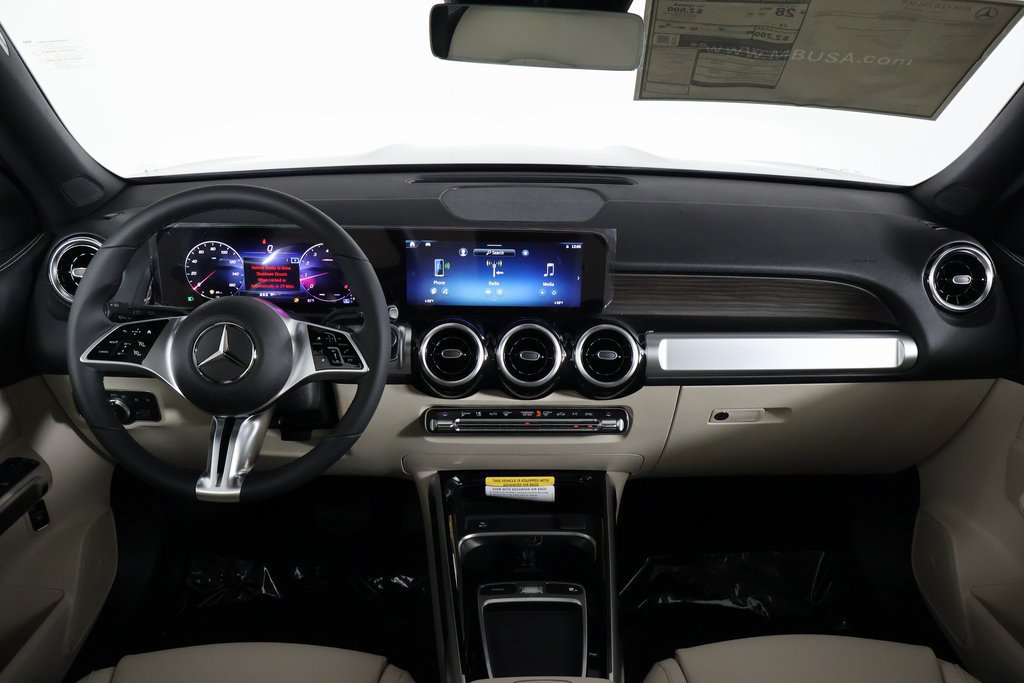 New 2026 Mercedes-Benz GLB 250 image 4