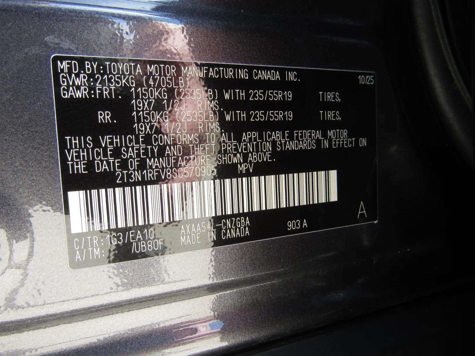 Used 2025 Toyota RAV4 Limited w/ Advanced Technology Package AWD/4WD image 31