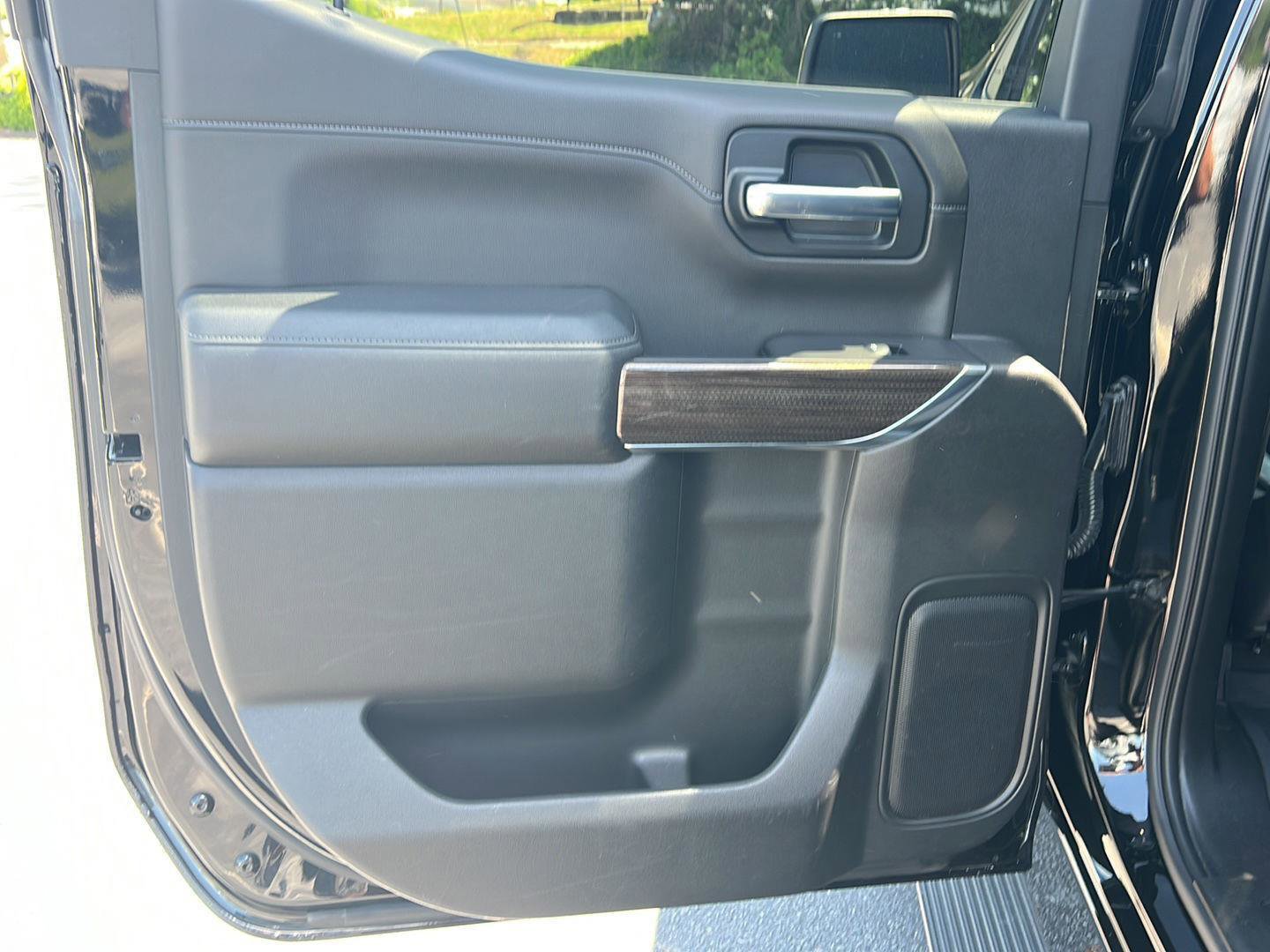 Used 2020 Chevrolet Silverado 1500 LT Trail Boss AWD/4WD image 17