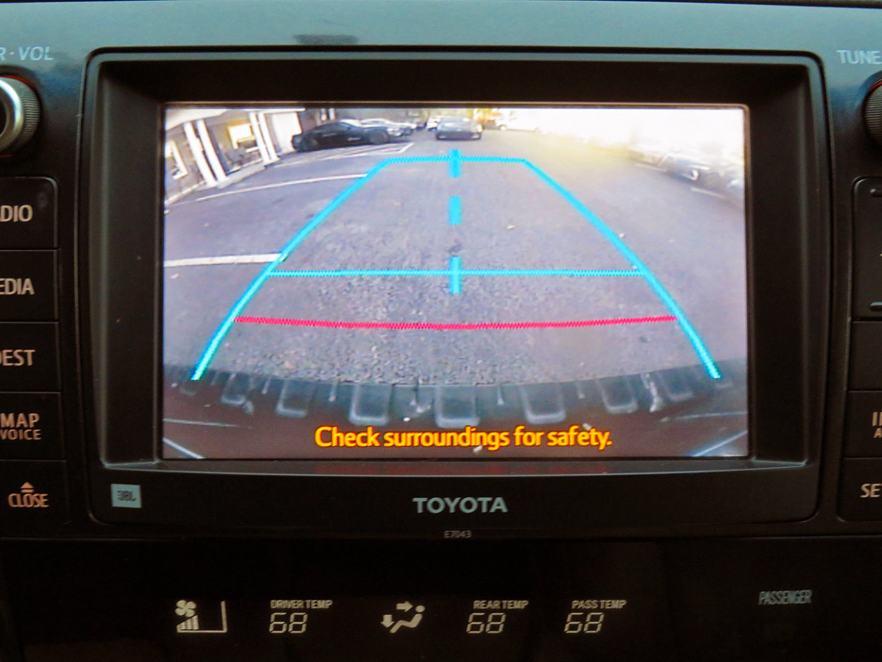 Used 2013 Toyota Sequoia Platinum image 32