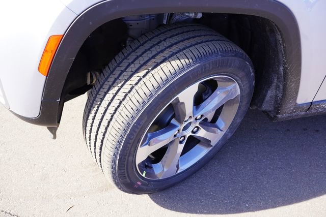 New 2026 Jeep Grand Cherokee L Limited image 9