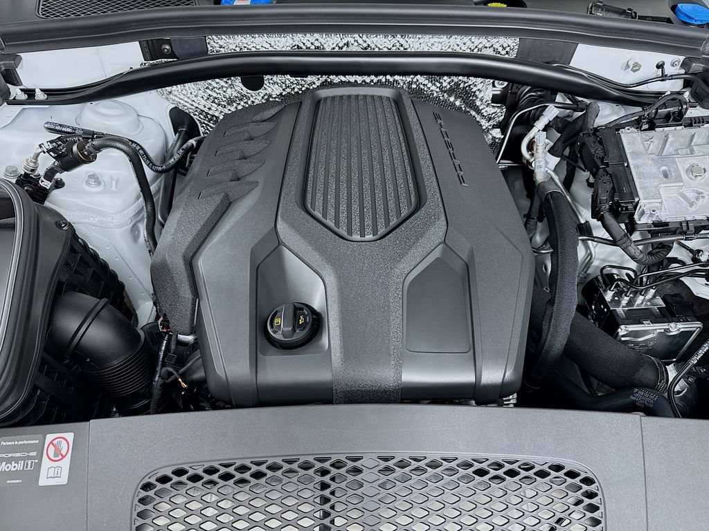 New 2026 Porsche Macan AWD/4WD image 31