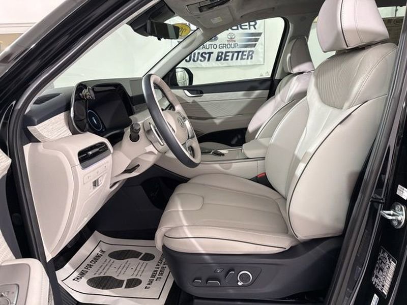 Used 2025 Hyundai Palisade Calligraphy image 21