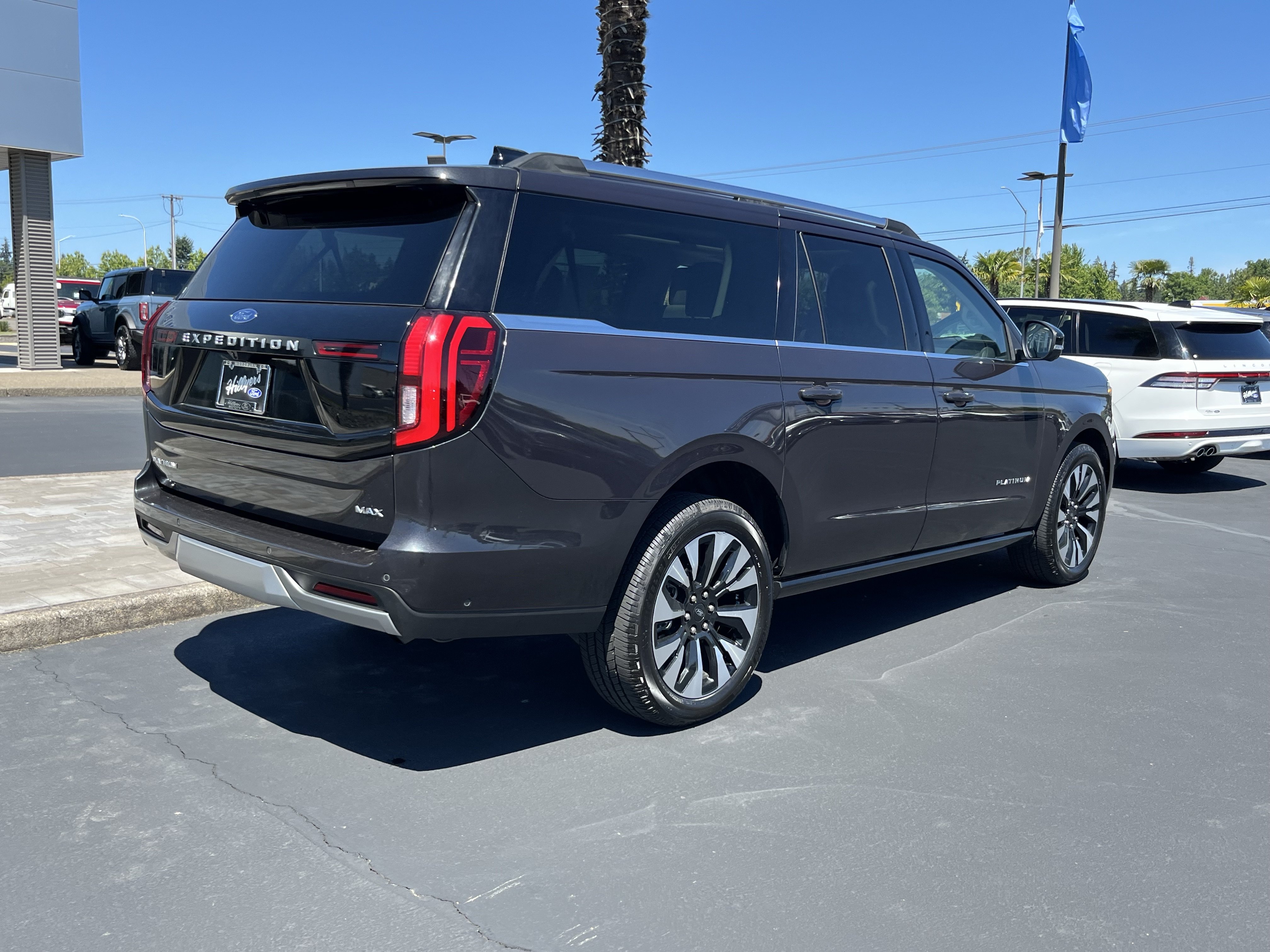 Certified 2025 Ford Expedition Max Platinum AWD/4WD image 3