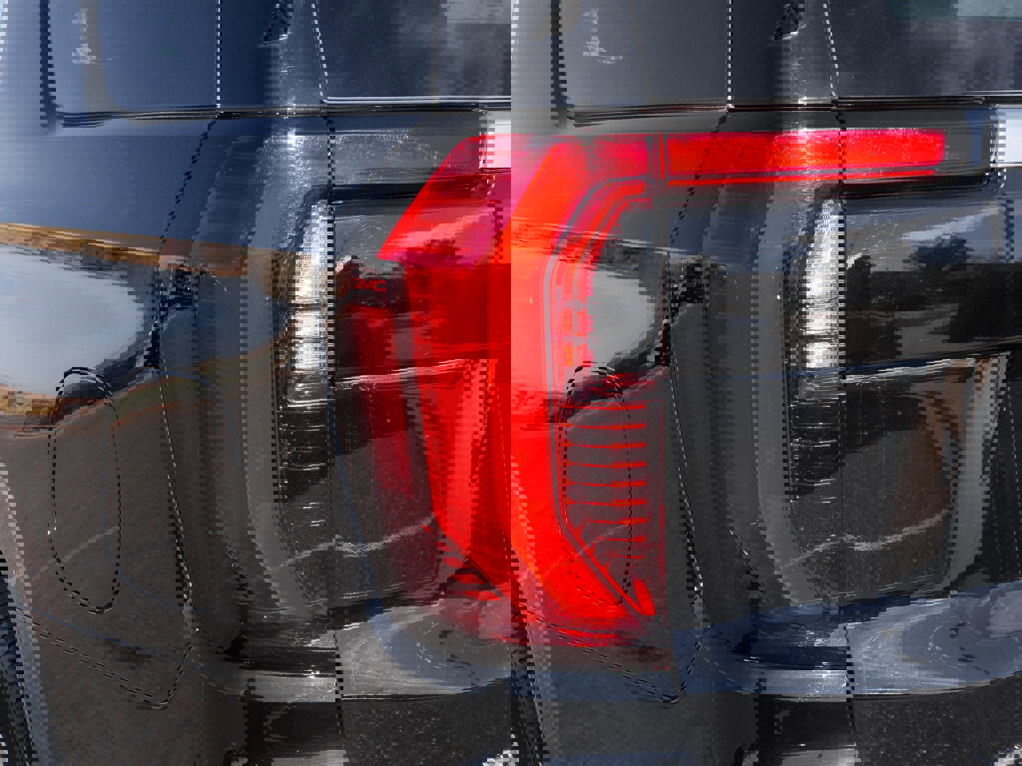 Used 2025 GMC Yukon Denali image 18