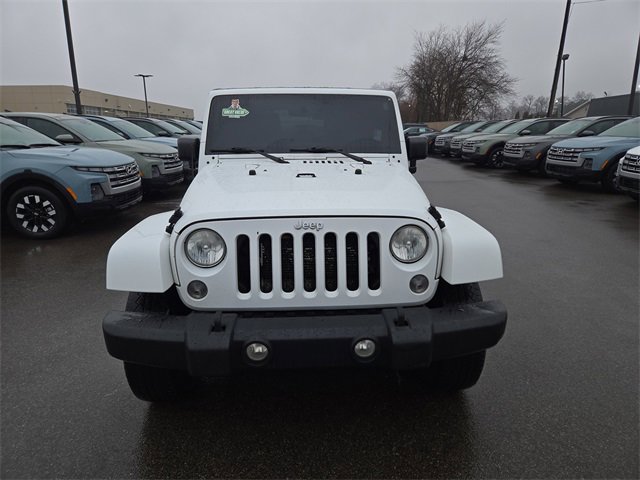 Used 2014 Jeep Wrangler Unlimited Sahara image 3