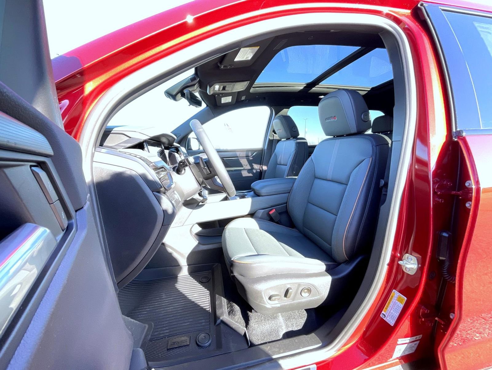 New 2026 GMC Acadia AT4 w/ Luxury Package image 10