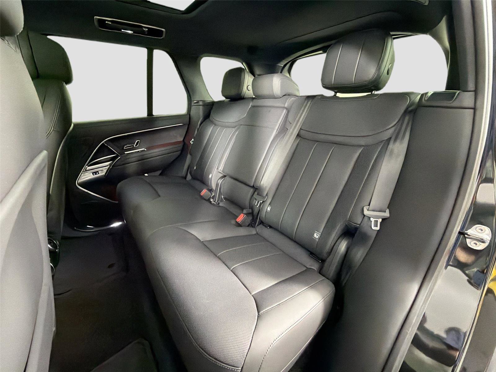 New 2025 Land Rover Range Rover SE AWD/4WD image 24