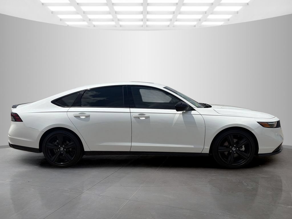 Used 2023 Honda Accord Sport image 3