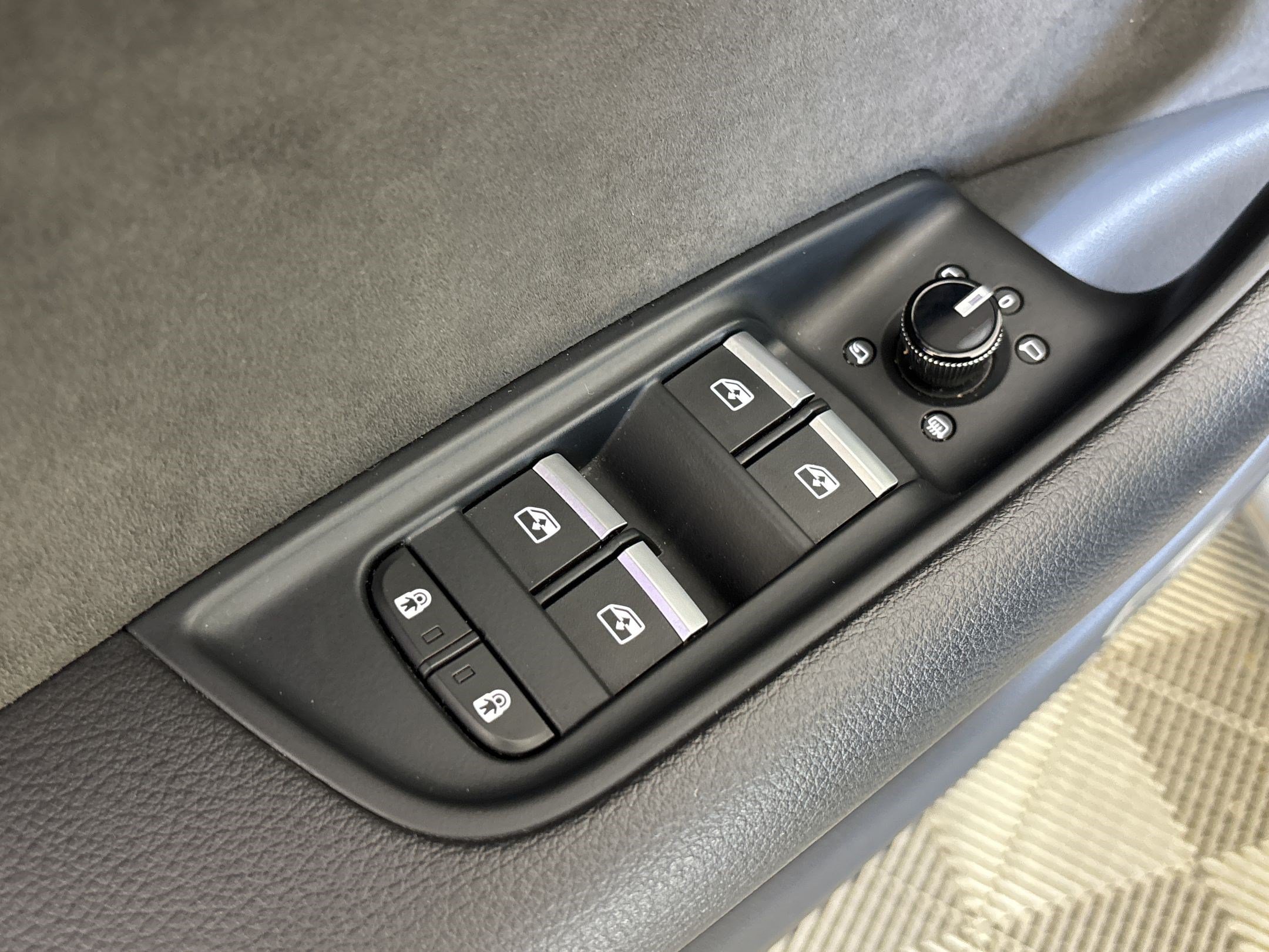 Used 2020 Audi SQ8 Prestige w/ Prestige Package AWD/4WD image 14