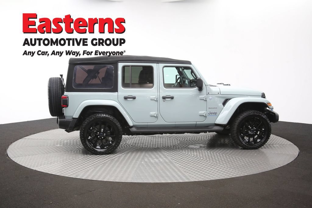 Used 2024 Jeep Wrangler Unlimited Sahara w/ Technology Group AWD/4WD image 46