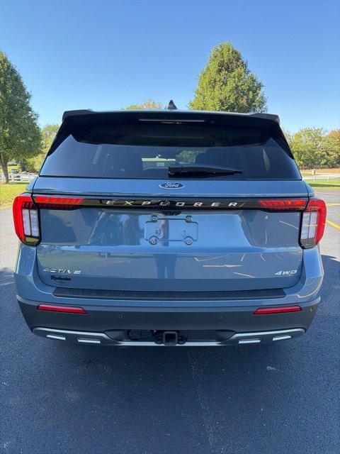 New 2025 Ford Explorer Active image 2