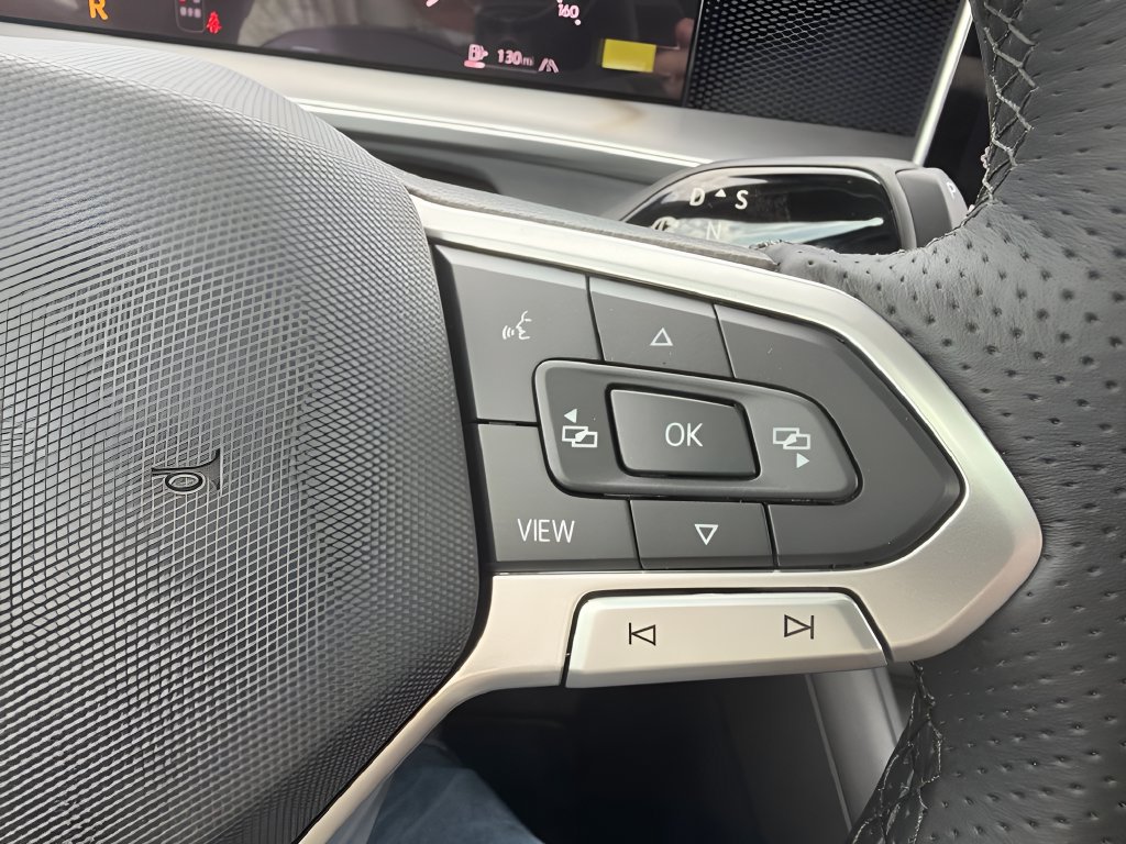 New 2026 Volkswagen Tiguan SE R-Line AWD/4WD image 27