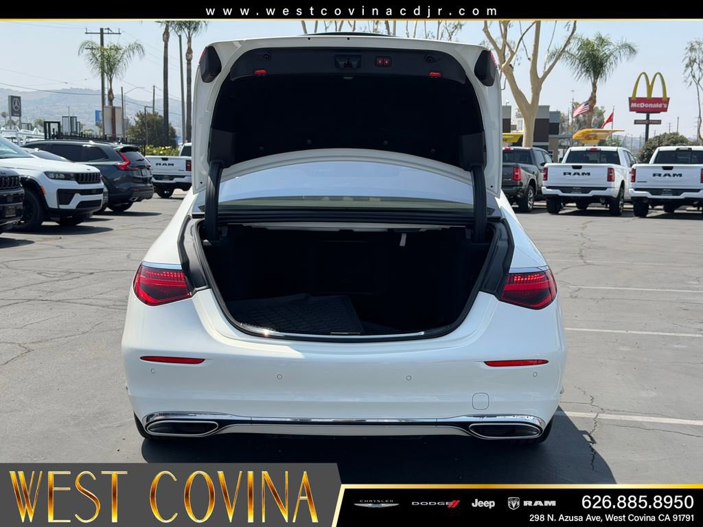 Used 2022 Mercedes-Benz S 580 4MATIC Sedan w/ 3D Technology Package image 10
