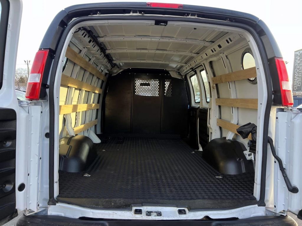 Used 2024 Chevrolet Express 2500 w/ Driver Convenience Package image 11