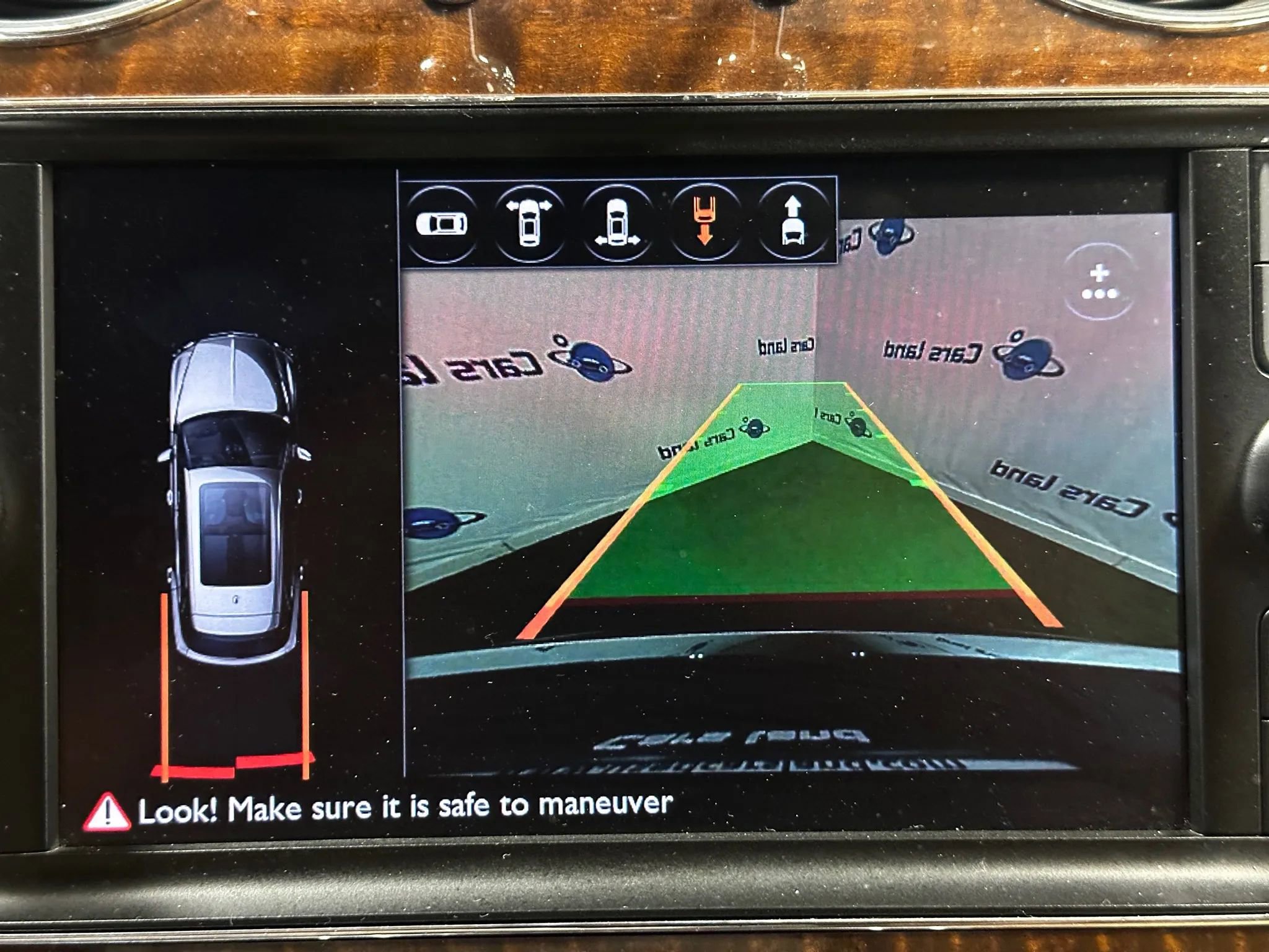 Used 2017 Bentley Bentayga image 45