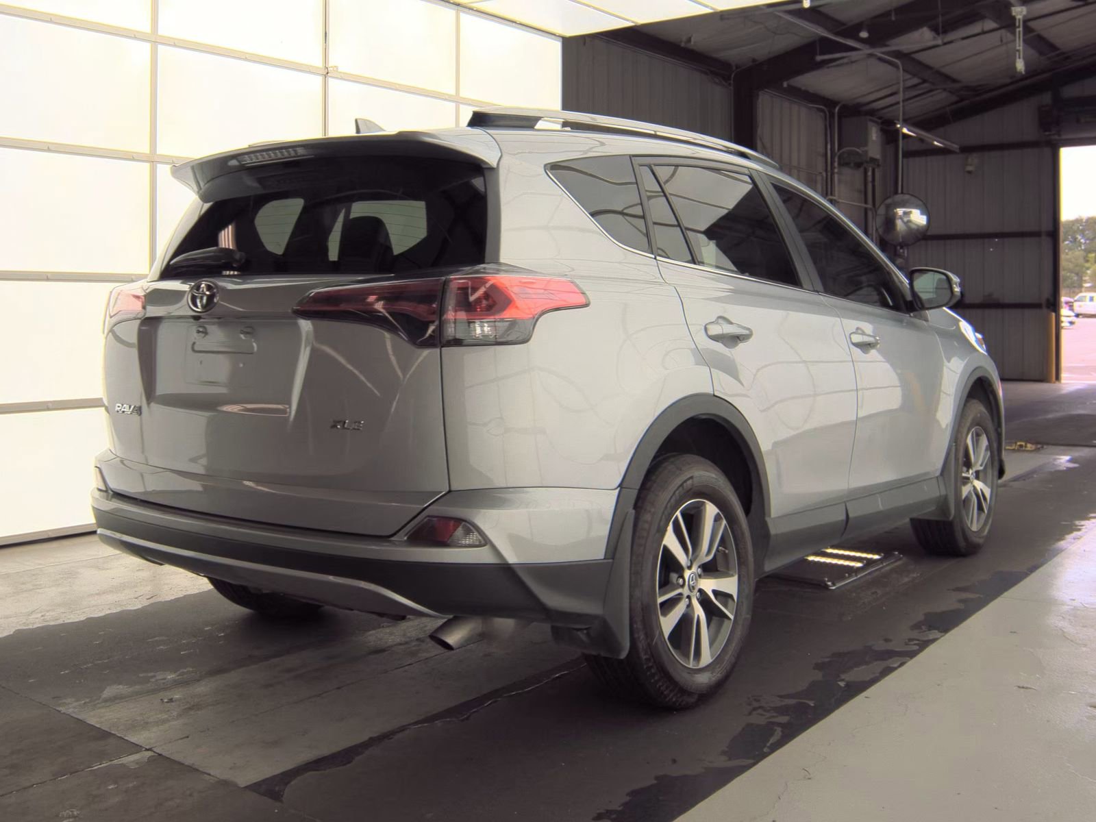 Used 2017 Toyota RAV4 XLE w/ Plus Extra Value Package FWD image 4