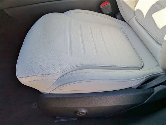 New 2026 Mercedes-Benz C 300 Sedan image 4