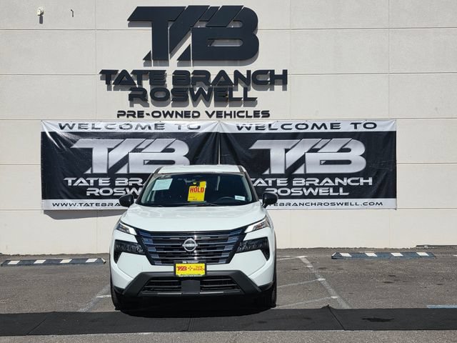 Used 2024 Nissan Rogue S AWD/4WD image 3