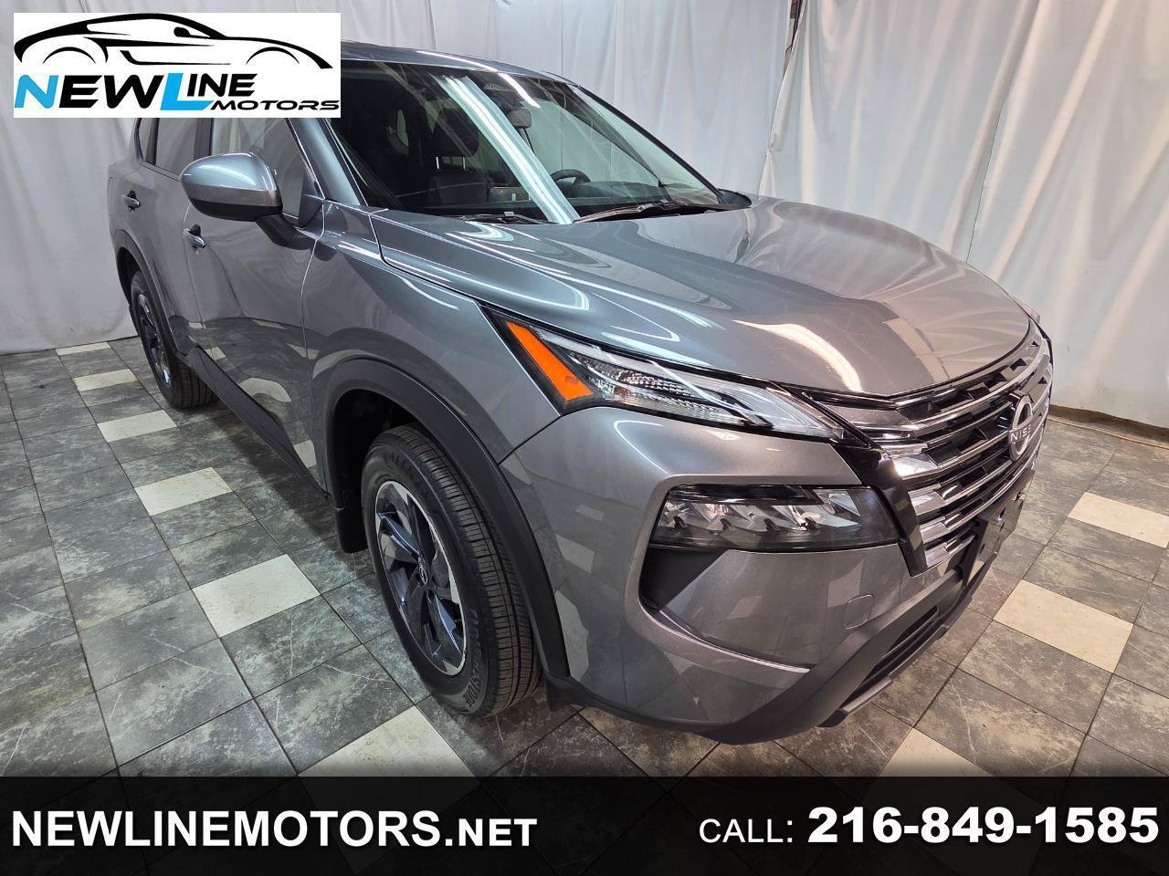 Used 2025 Nissan Rogue SV AWD/4WD image 1