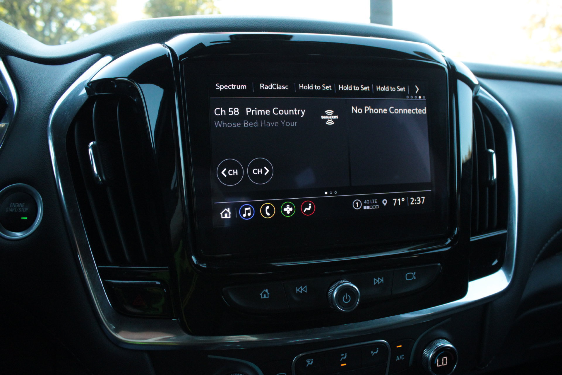Used 2023 Chevrolet Traverse LT FWD image 41