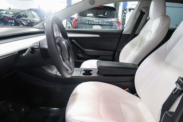 Used 2021 Tesla Model 3 Standard Range Plus RWD image 18