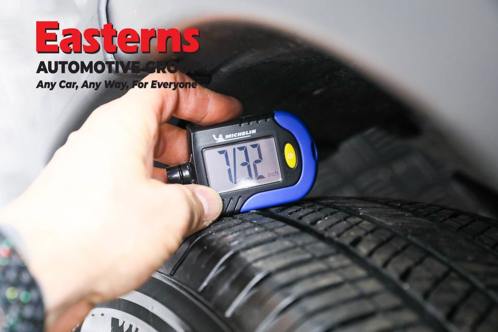 Used 2025 Nissan Kicks S image 28