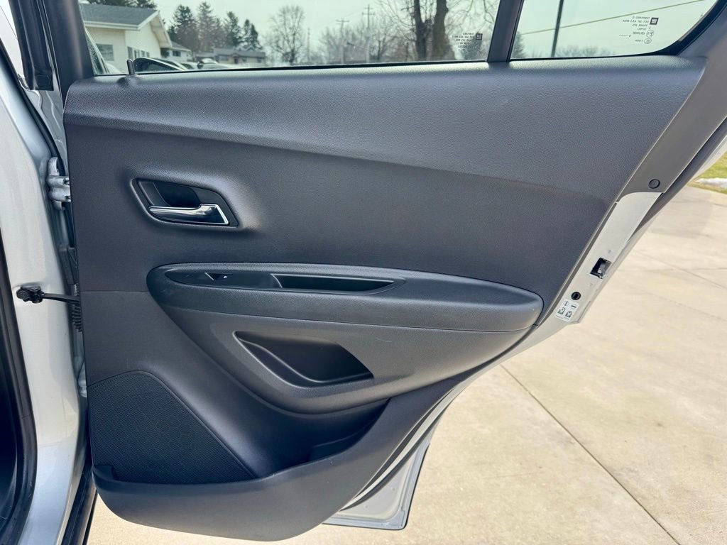 Used 2020 Chevrolet Trax LT w/ Driver Confidence Package image 8