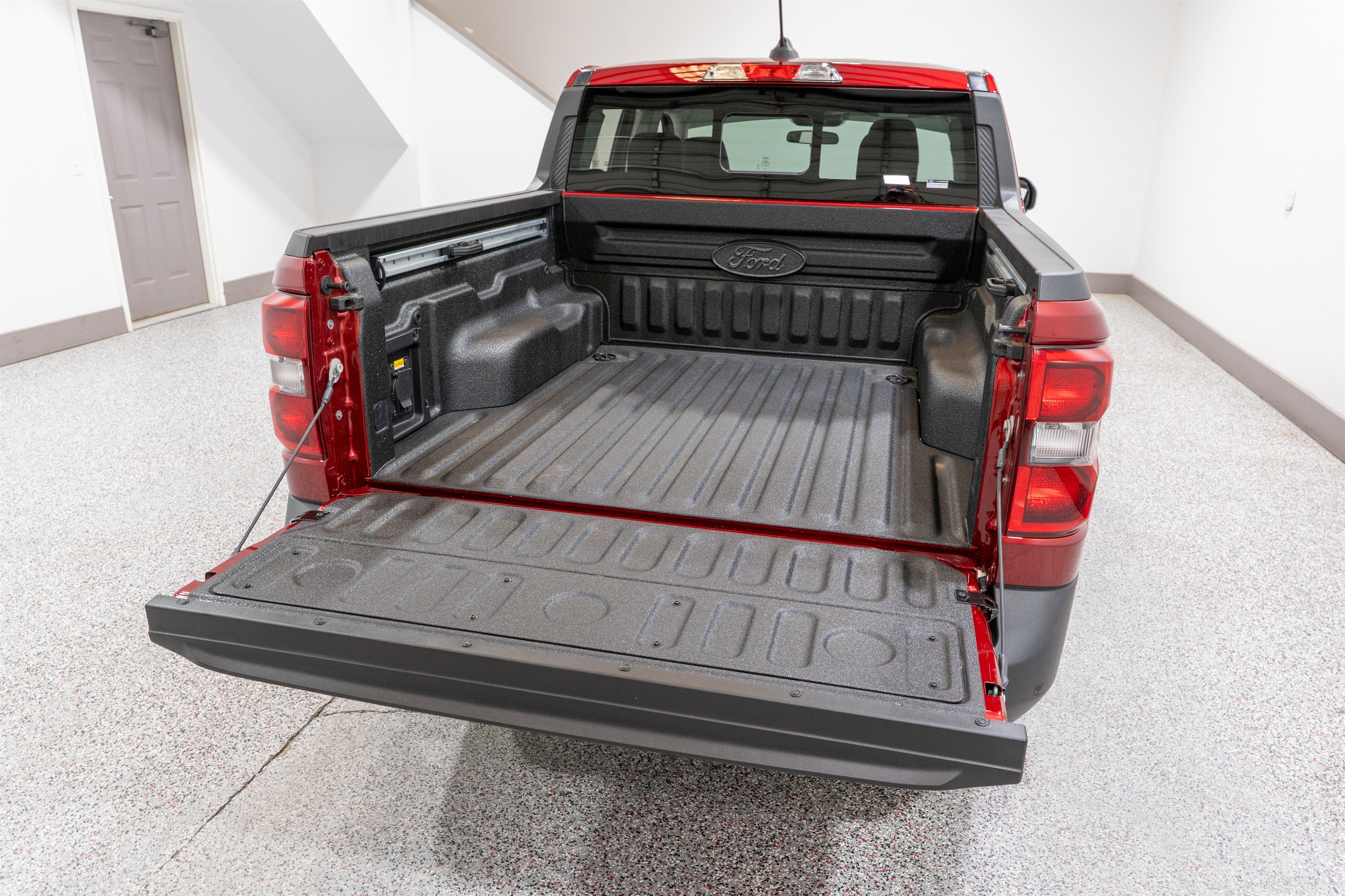 Used 2025 Ford Maverick Lariat w/ 4K Tow Package image 11