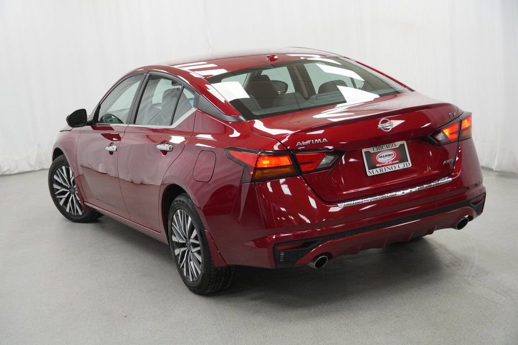 Used 2023 Nissan Altima 2.5 SV w/ SV Premium Package image 13