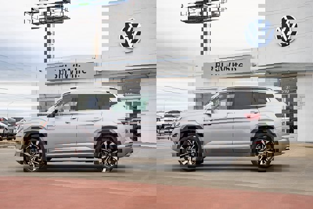 New 2025 Volkswagen Atlas SEL Premium R-Line image 3