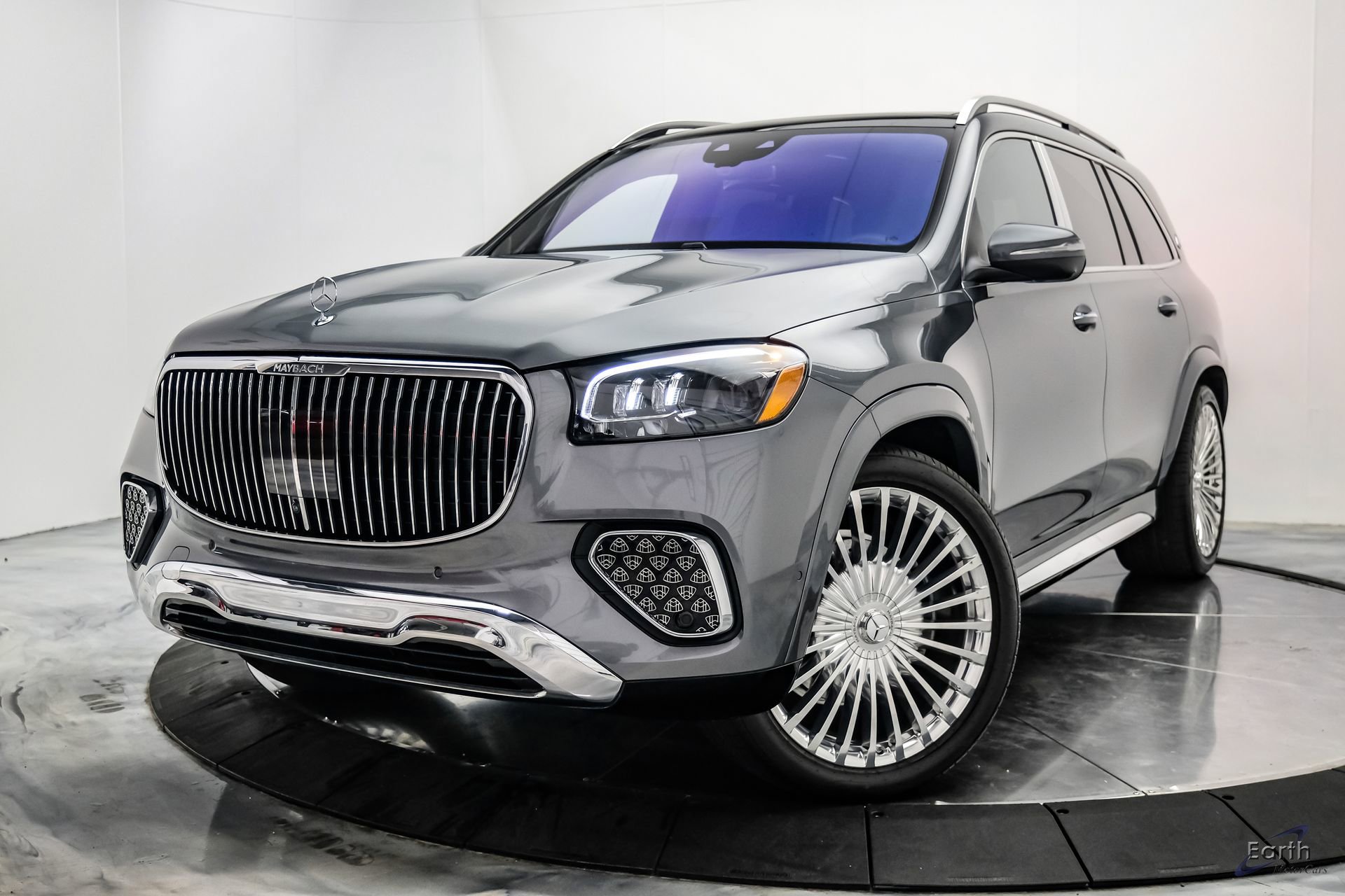 Used 2024 Mercedes-Benz Maybach GLS 600 4MATIC image 5