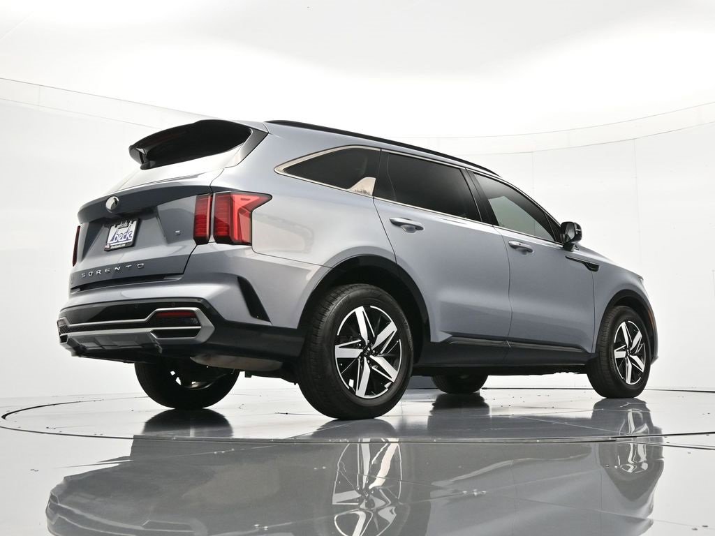 Used 2021 Kia Sorento S image 41