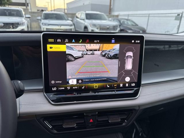 Used 2025 Volkswagen Tiguan SE w/ Panoramic Sunroof Package image 26