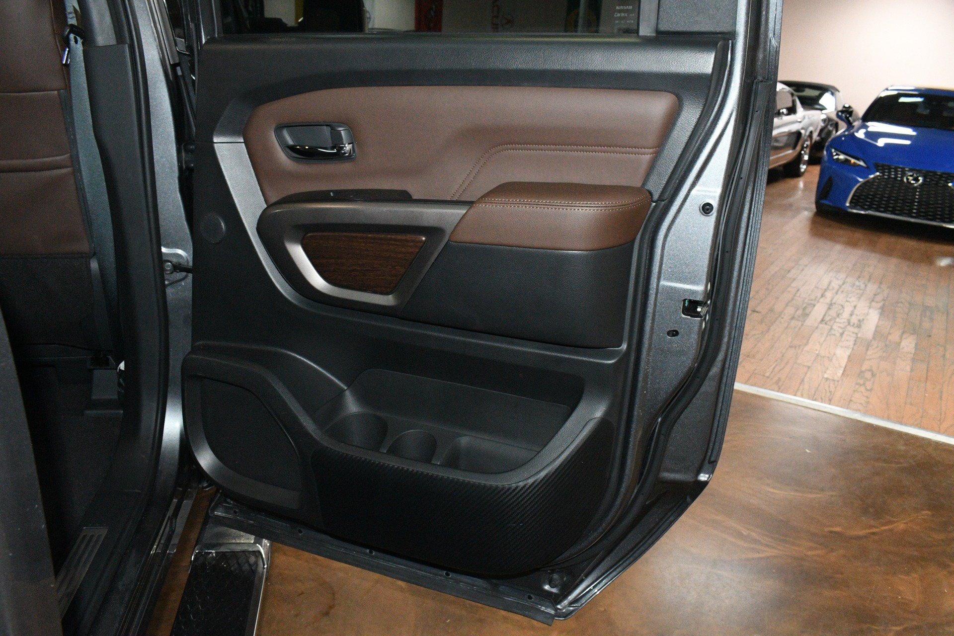 Used 2023 Nissan Titan Platinum Reserve w/ Moonroof Package AWD/4WD image 44