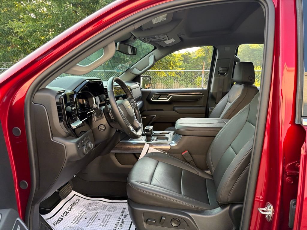 Used 2026 Chevrolet Silverado 1500 LTZ AWD/4WD image 25