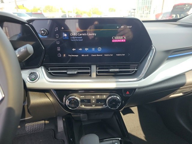 New 2025 Chevrolet Trax LT w/ Sunroof Package image 16