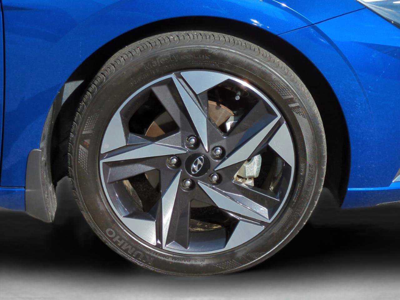 Used 2021 Hyundai Elantra SEL w/ Convenience + Premium Package image 11