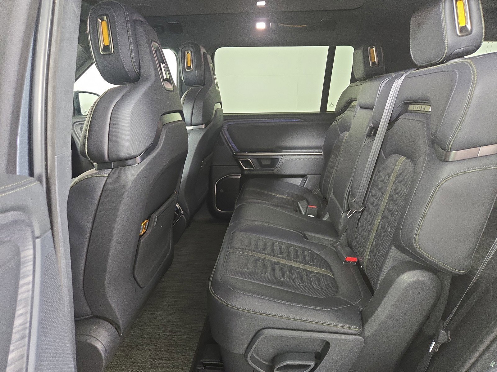 Used 2024 Rivian R1S Adventure AWD/4WD image 21