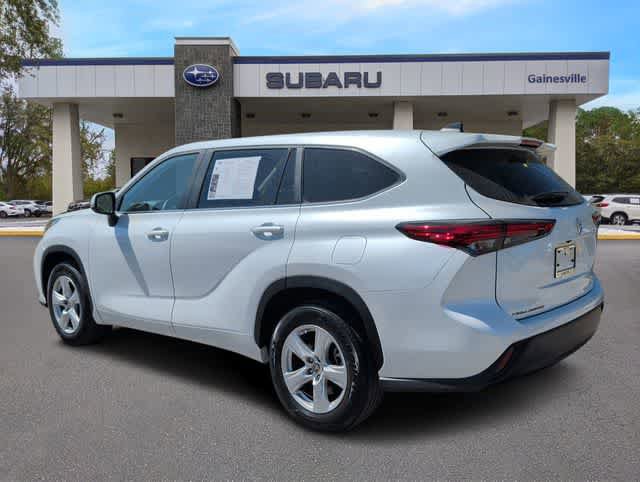 Used 2023 Toyota Highlander L image 4