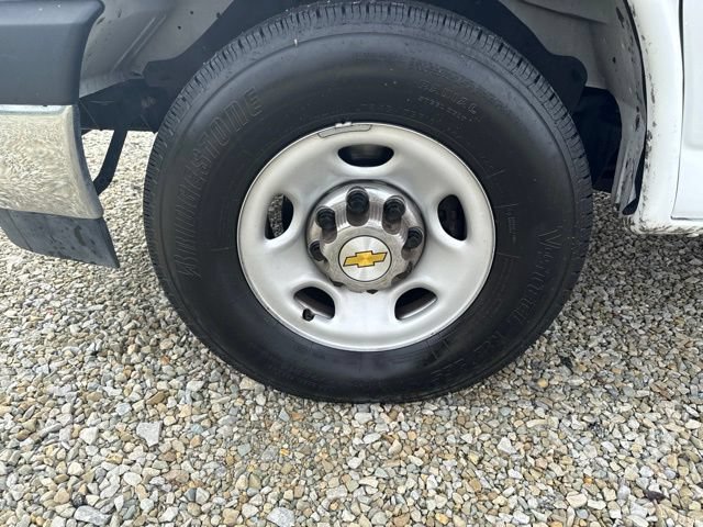 Used 2025 Chevrolet Express 3500 LT w/ LT Preferred Equipment Group RWD image 10