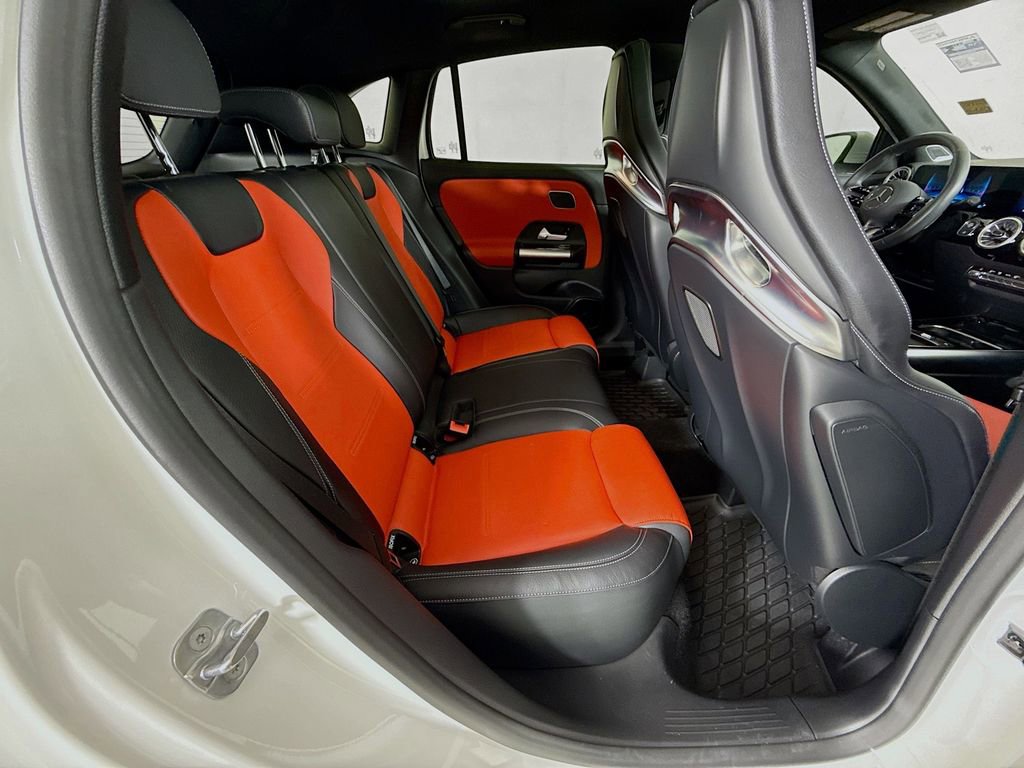 Used 2024 Mercedes-Benz GLA 35 AMG 4MATIC image 31