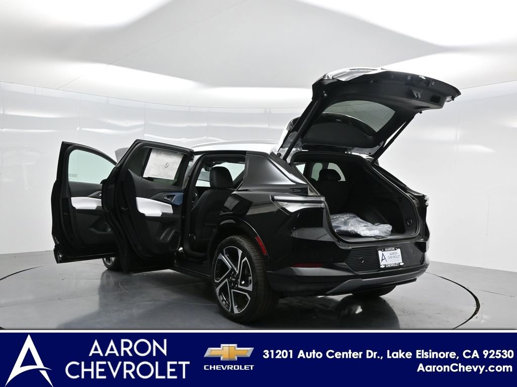 New 2025 Chevrolet Equinox EV LT image 31