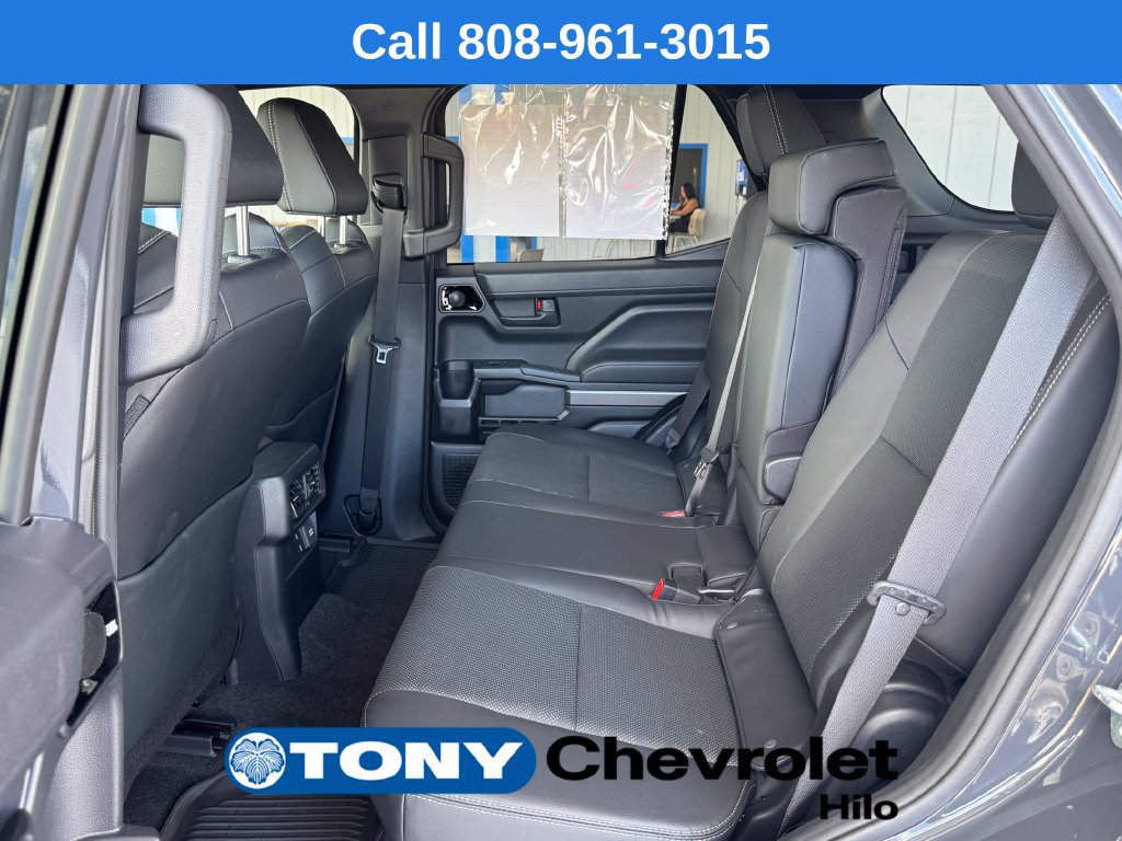Used 2025 Toyota 4Runner TRD Off-Road Premium AWD/4WD image 23